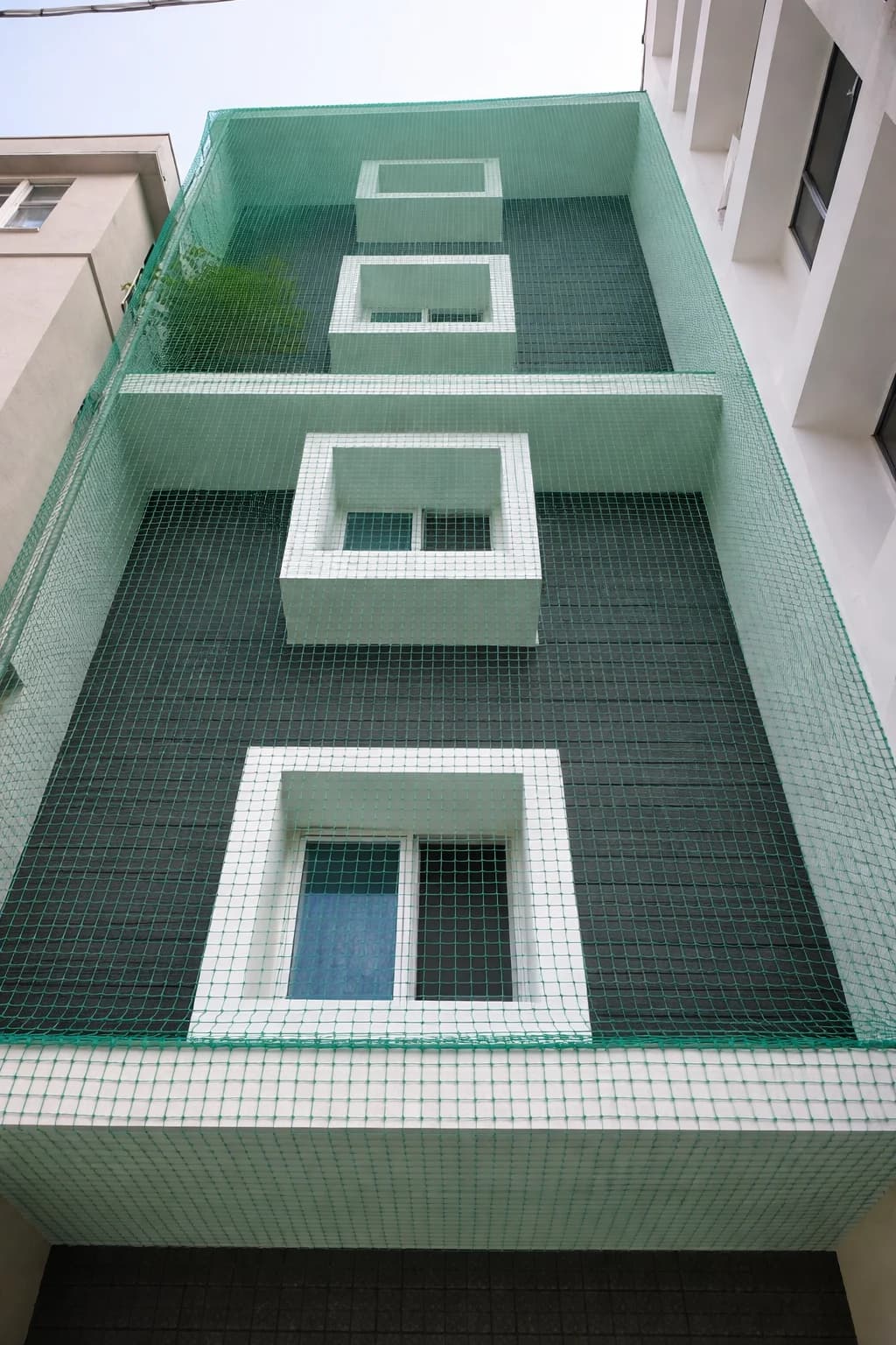 Building duct area safety net installation in Bangalore apartment