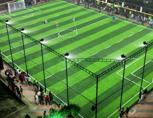 Sports boundary net installation on Bangalore turf